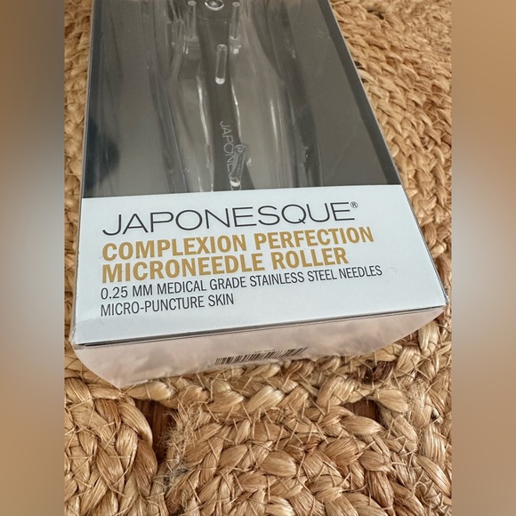 Japonesque Complexion Perfection Facial Microneedle Derma Roller 0.25mm-New- - Picture 3 of 6
